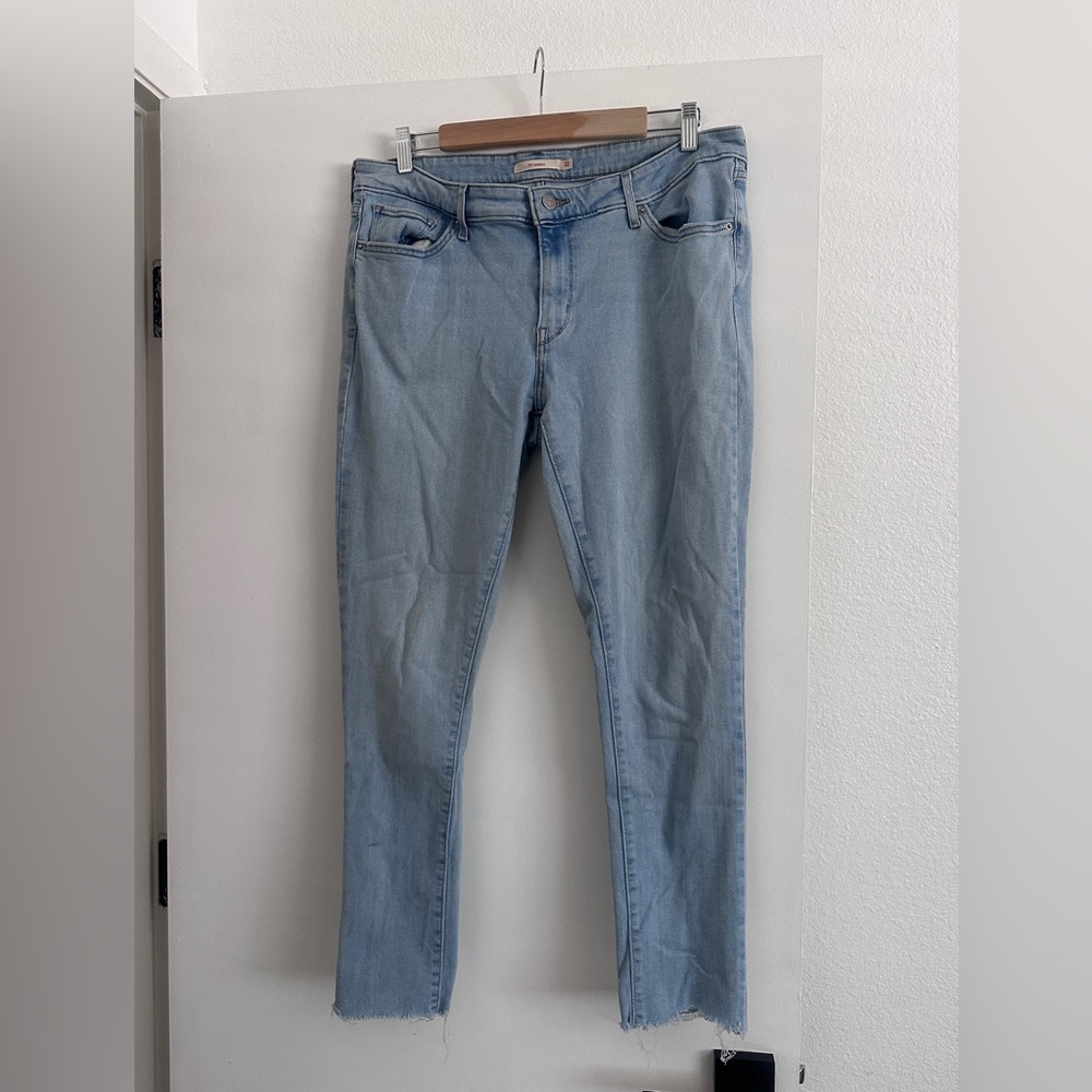 Levi’s Light Wash Women's Jeans - 711 Skinny W32 L30